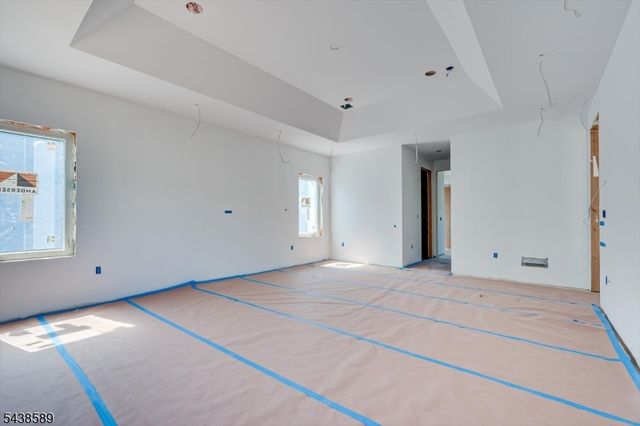 54 Nevsky St, Edison Twp., NJ 08820