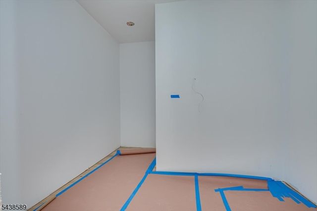 54 Nevsky St, Edison Twp., NJ 08820