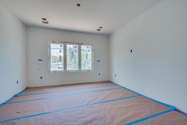54 Nevsky St, Edison Twp., NJ 08820