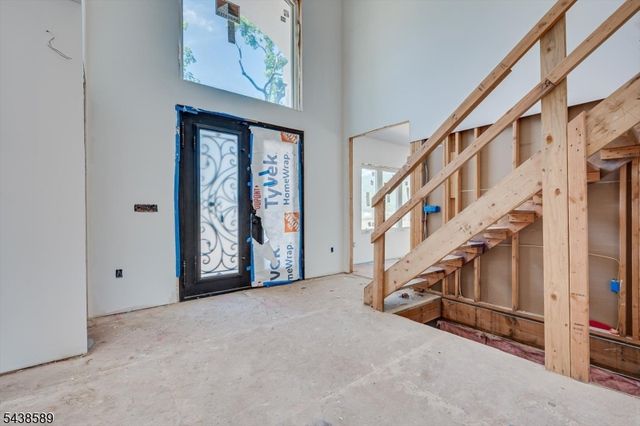 54 Nevsky St, Edison Twp., NJ 08820