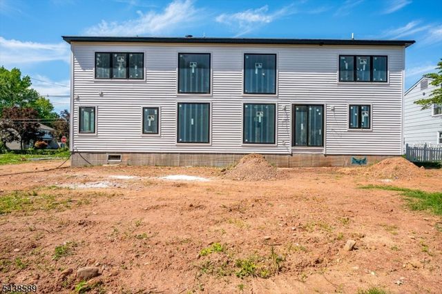 54 Nevsky St, Edison Twp., NJ 08820