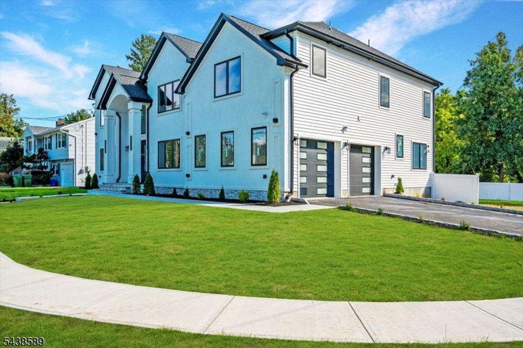 54 Nevsky St, Edison Twp., NJ 08820 — photo 3