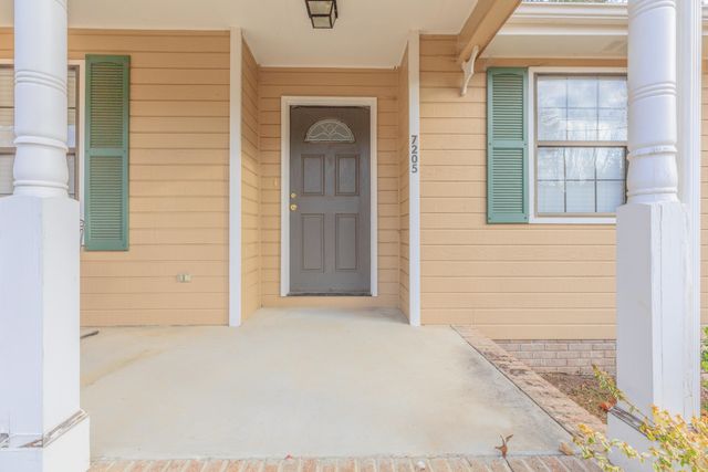 7205 Flagstone Drive, Ooltewah, TN 37363