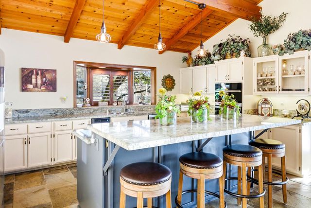 13760 Sun Forest Dr, Penn Valley, CA 95946