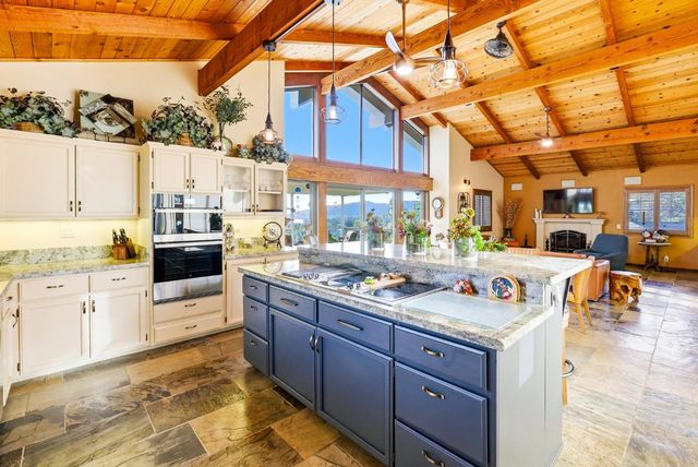 13760 Sun Forest Dr, Penn Valley, CA 95946