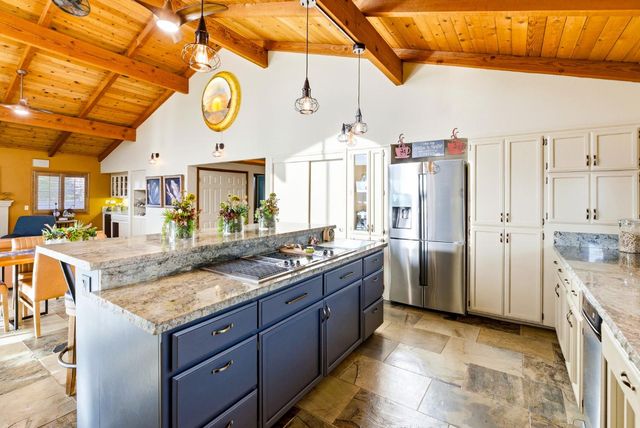 13760 Sun Forest Dr, Penn Valley, CA 95946