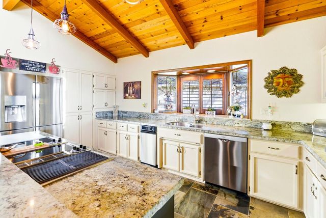 13760 Sun Forest Dr, Penn Valley, CA 95946