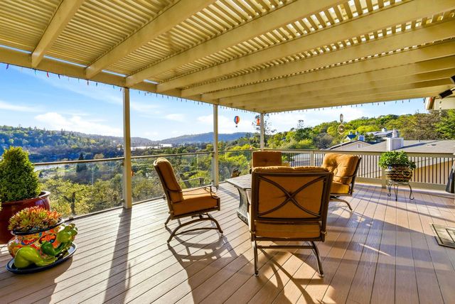 13760 Sun Forest Dr, Penn Valley, CA 95946