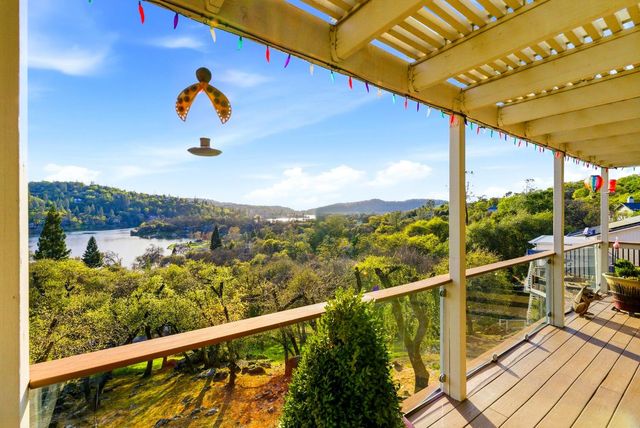 13760 Sun Forest Dr, Penn Valley, CA 95946