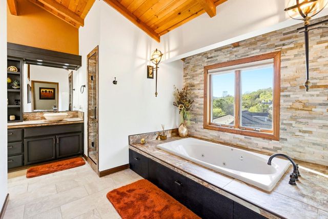 13760 Sun Forest Dr, Penn Valley, CA 95946