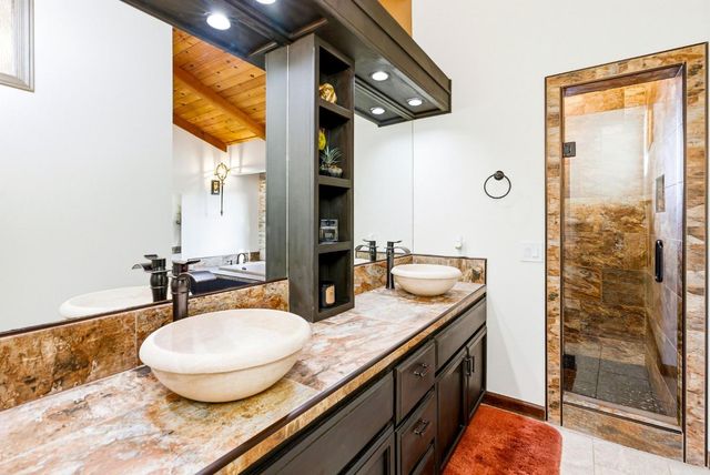 13760 Sun Forest Dr, Penn Valley, CA 95946