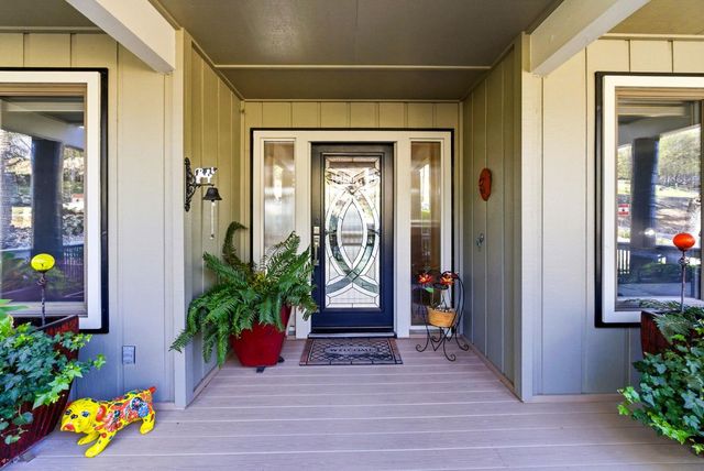 13760 Sun Forest Dr, Penn Valley, CA 95946