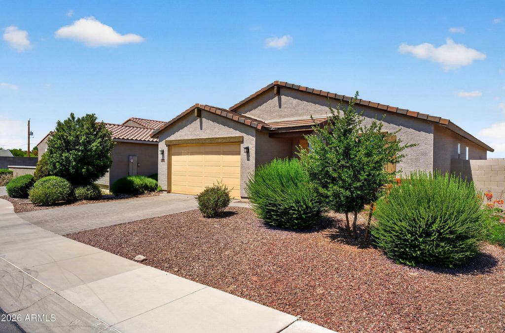 36810 N Camarillo Drive, San Tan Valley, AZ 85140