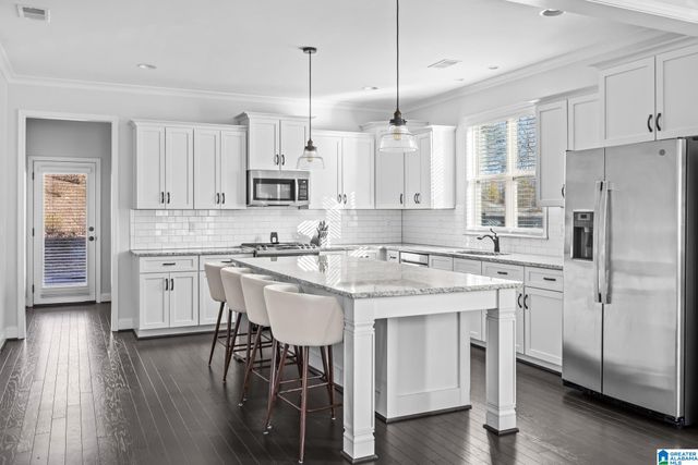 208 OAK HILL LANE, Moody, AL 35004