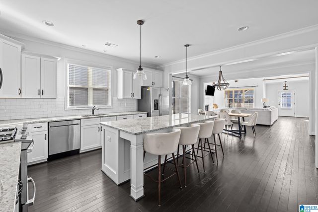 208 OAK HILL LANE, Moody, AL 35004