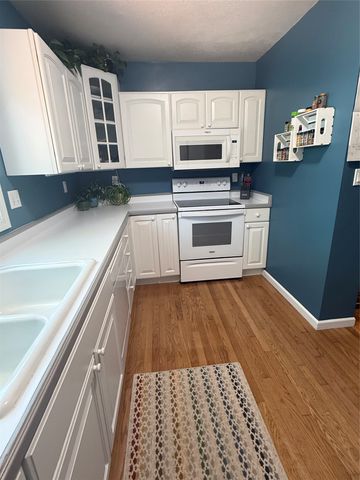 907 37th Street, Des Moines, IA 50312