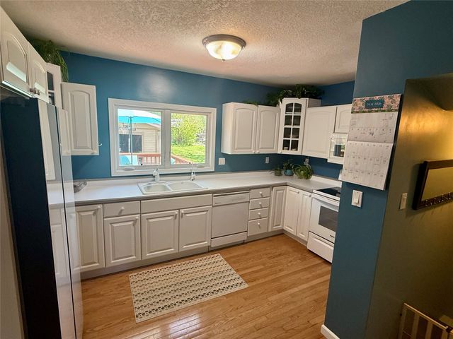 907 37th Street, Des Moines, IA 50312