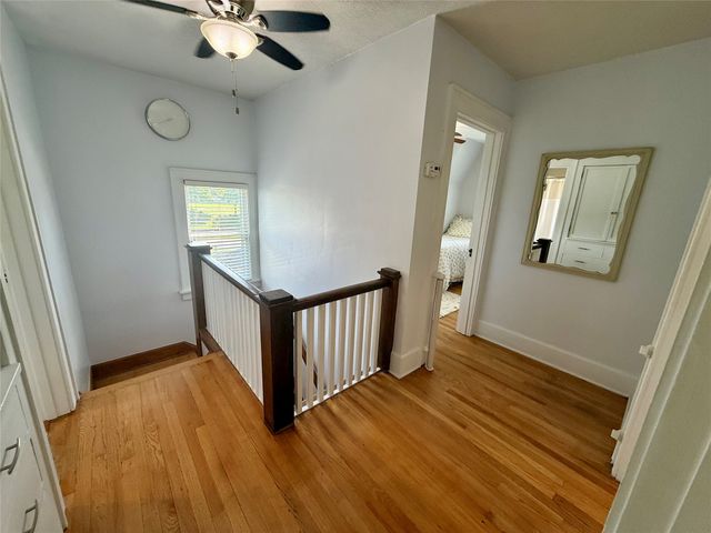 907 37th Street, Des Moines, IA 50312