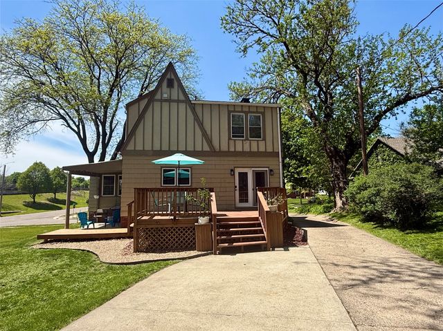 907 37th Street, Des Moines, IA 50312