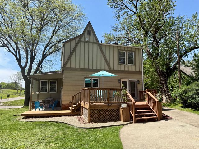 907 37th Street, Des Moines, IA 50312