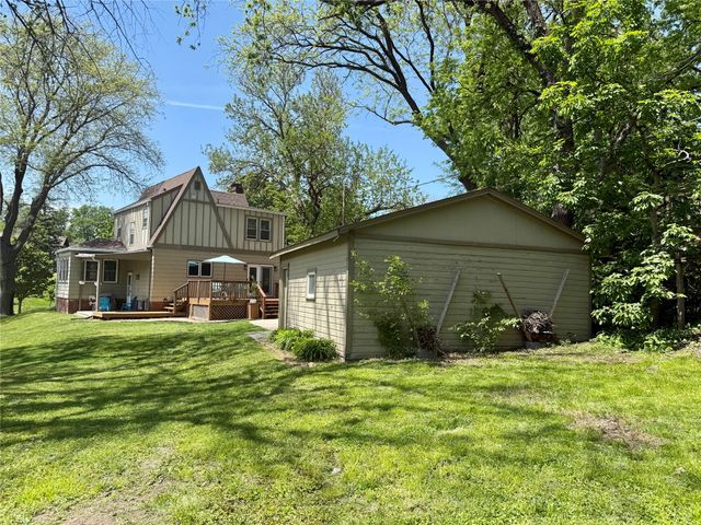 907 37th Street, Des Moines, IA 50312
