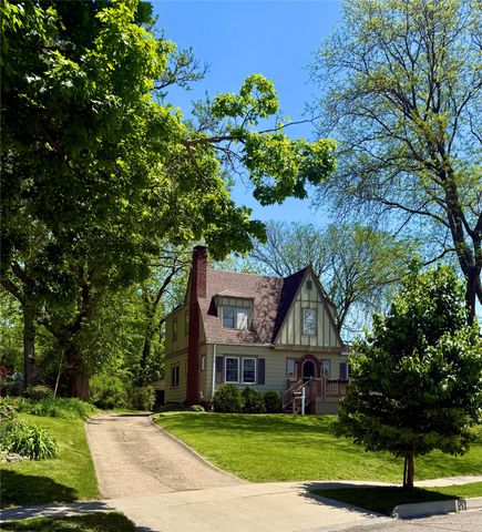 907 37th Street, Des Moines, IA 50312