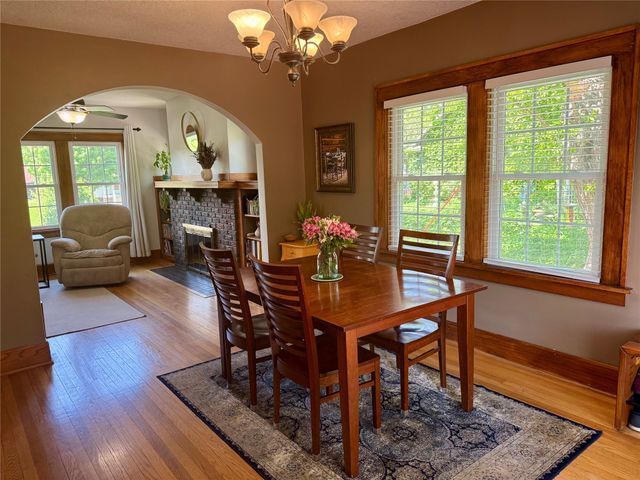 907 37th Street, Des Moines, IA 50312