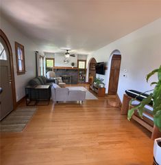 907 37th Street, Des Moines, IA 50312