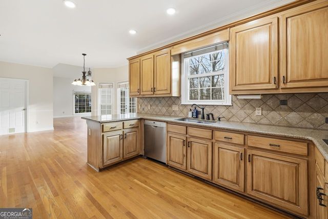 4950 Red Robin Ridge, Johns Creek, GA 30022