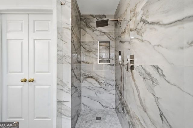 4950 Red Robin Ridge, Johns Creek, GA 30022