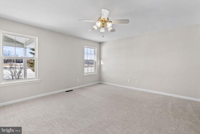 50 PRESIDENTIAL DR, Royersford, PA 19468