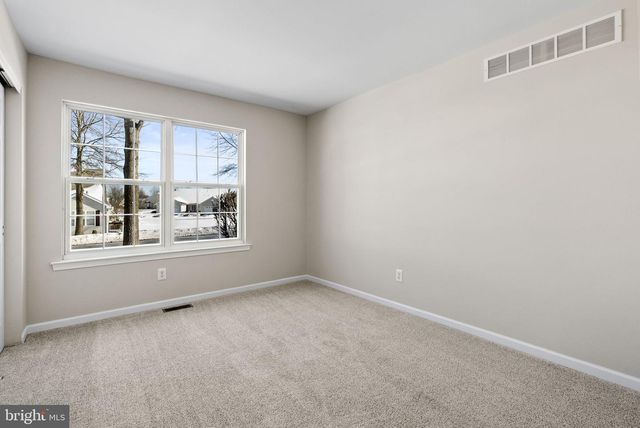 50 PRESIDENTIAL DR, Royersford, PA 19468