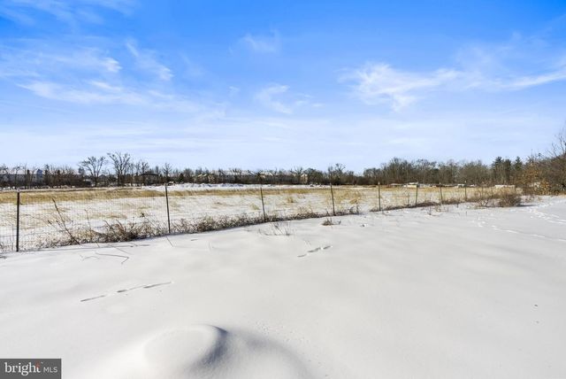 50 PRESIDENTIAL DR, Royersford, PA 19468