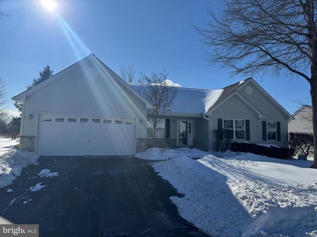 50 PRESIDENTIAL DR, Royersford, PA 19468