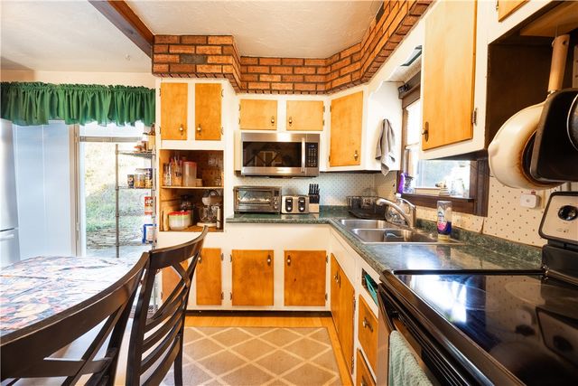 1631 Elderslee Rd, Baldwin Boro, PA 15227