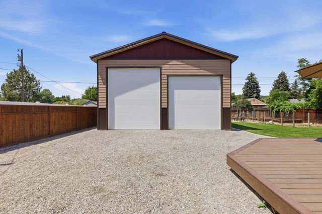 3617 N Center Rd, Spokane Valley, WA 99212