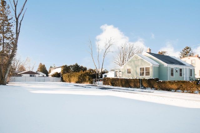 1013 28th STREET, Two Rivers, WI 54241