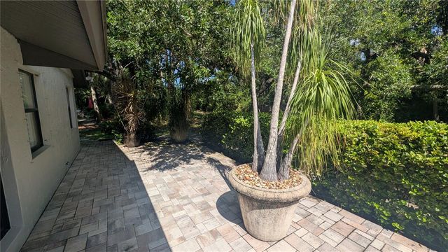 4615 OAK FOREST DRIVE E 22, Sarasota, FL 34231