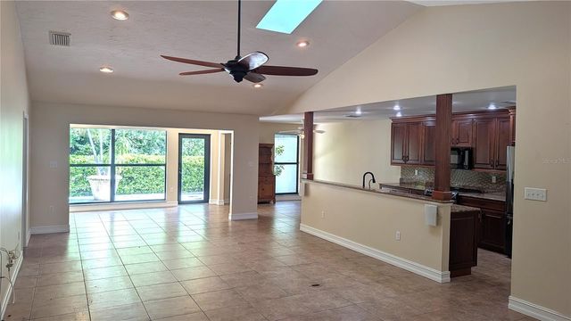 4615 OAK FOREST DRIVE E 22, Sarasota, FL 34231