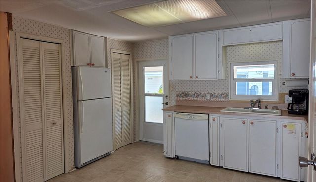 5691 BEGONIA ROAD, Venice, FL 34293