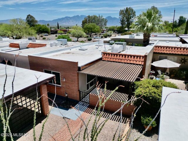 365 W Calle De La Amistad, Green Valley, AZ 85614