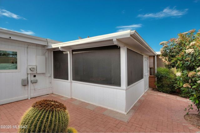 365 W Calle De La Amistad, Green Valley, AZ 85614