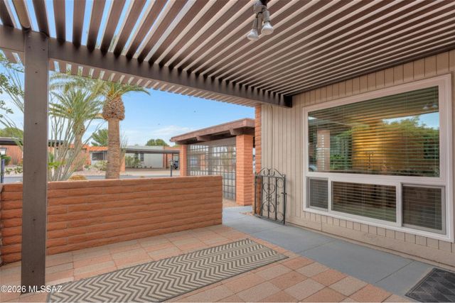 365 W Calle De La Amistad, Green Valley, AZ 85614