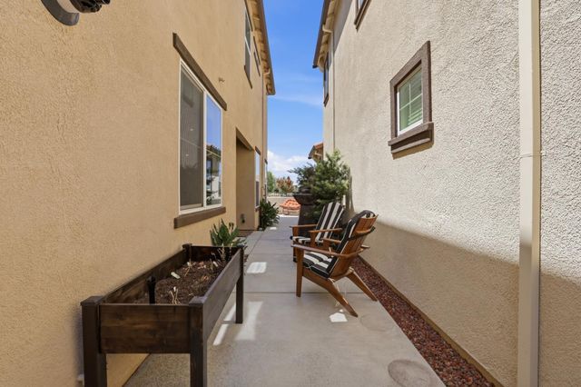 4033 Gunnar Dr, Roseville, CA 95747