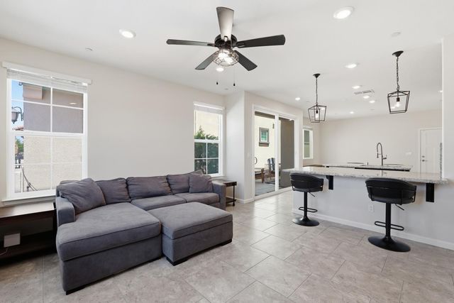 4033 Gunnar Dr, Roseville, CA 95747