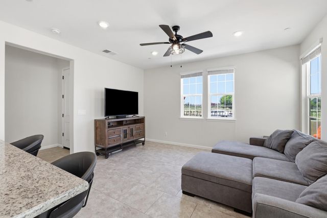 4033 Gunnar Dr, Roseville, CA 95747