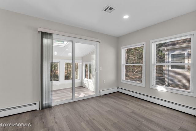 127 Freeport Boulevard, Toms River, NJ 08757