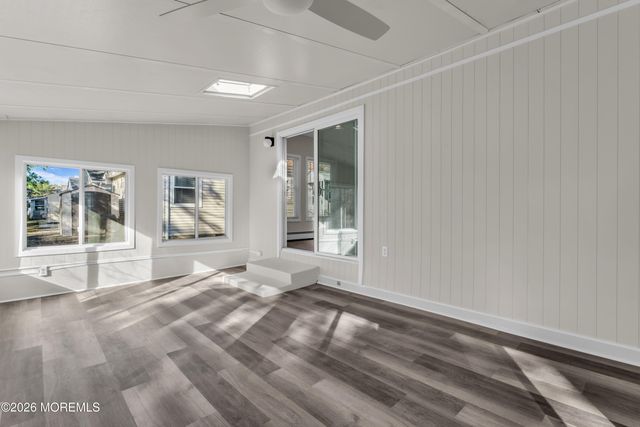 127 Freeport Boulevard, Toms River, NJ 08757