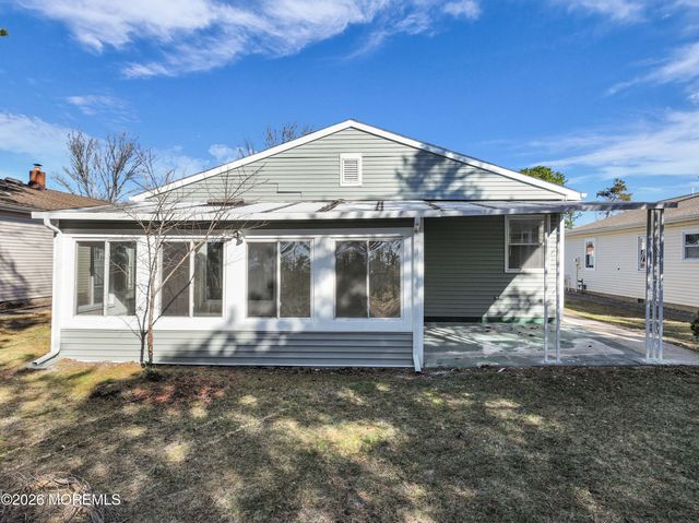 127 Freeport Boulevard, Toms River, NJ 08757