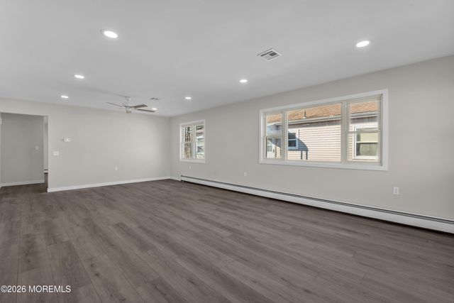 127 Freeport Boulevard, Toms River, NJ 08757